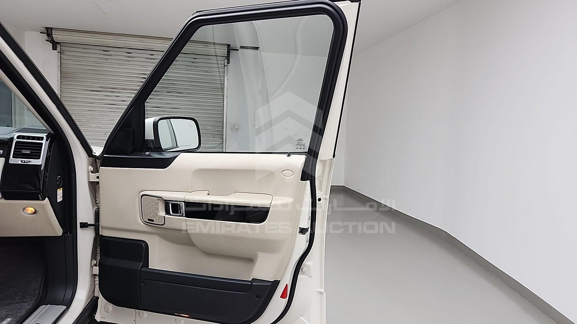 2010 RANGE ROVER VOGUE VIN: SALLMAME4AA317299