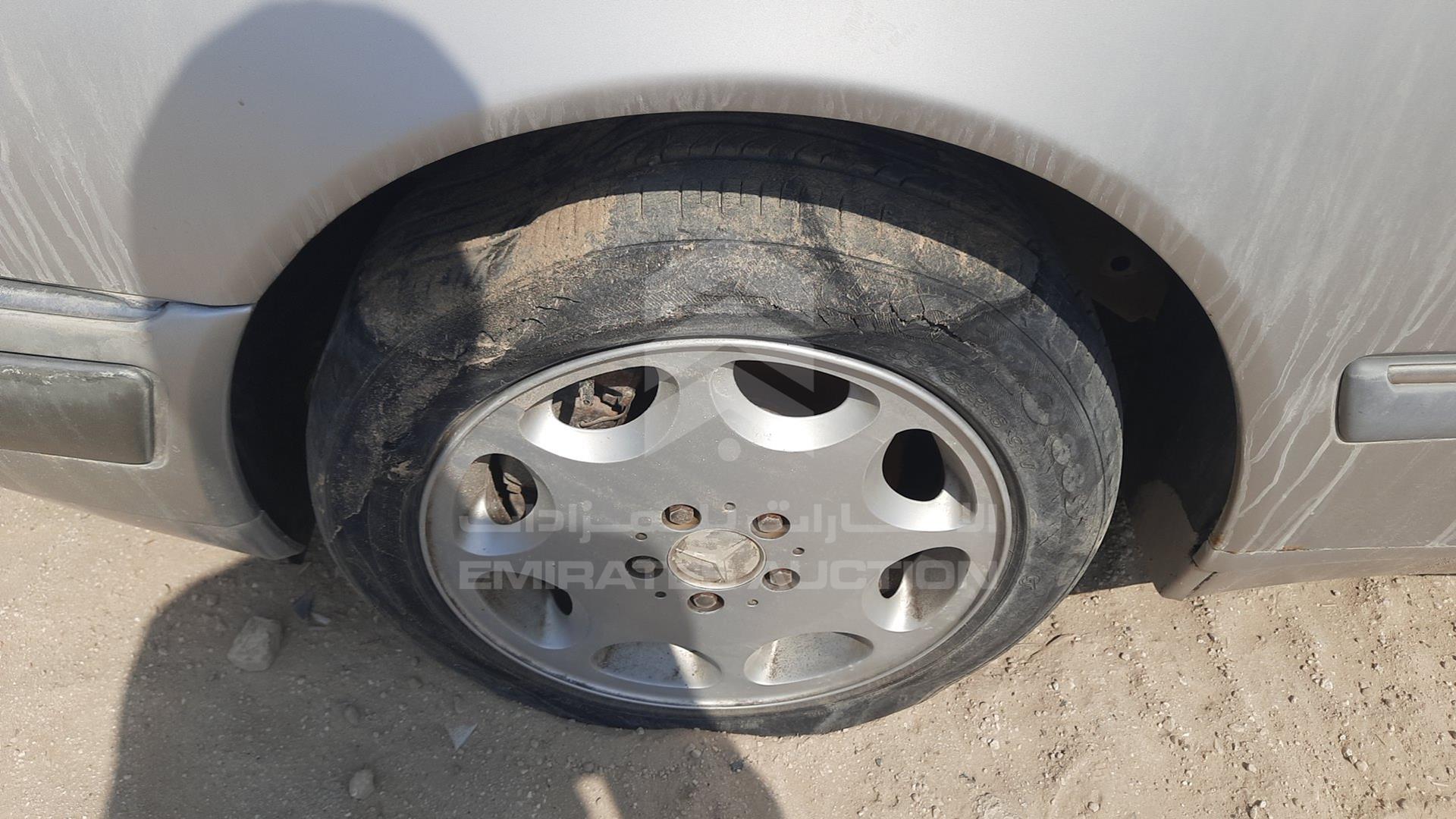 1998 MERCEDES E 320 VIN: WDB2100821X007897