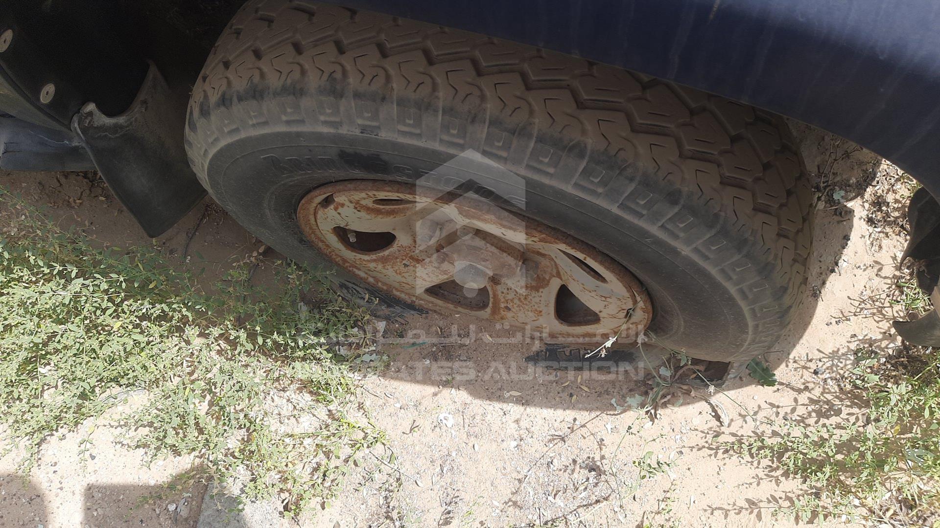 2001 TOYOTA HILUX VIN: JTFDE626810064268