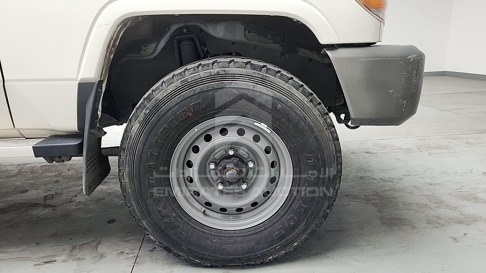 2017 TOYOTA LC 76 VIN: JTEEU73J9H4200785