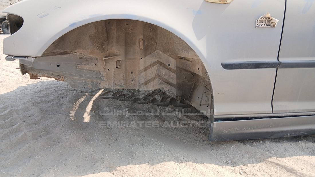 بي ام دبليو 325 2004 — الإطار الأمامي الأيسر — صورة 32