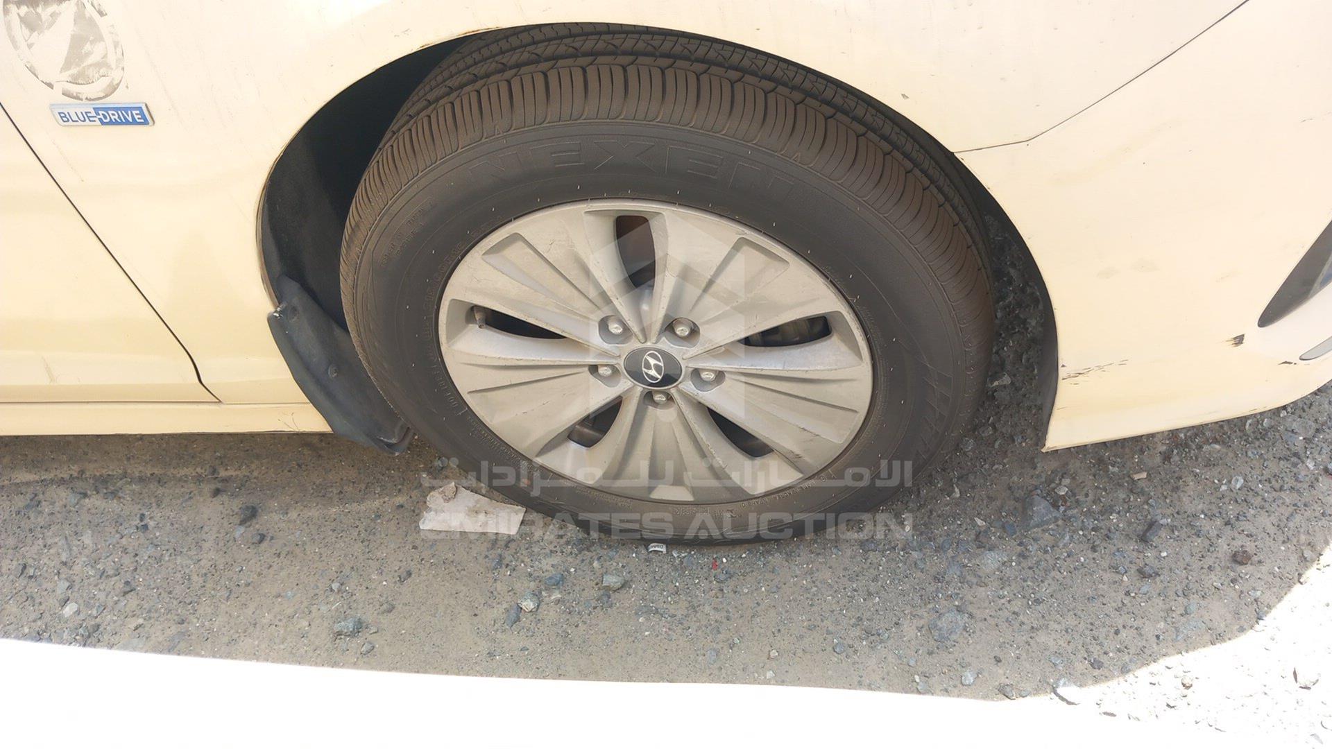2019 HYUNDAI SONATA VIN: KMHE24133KA092990