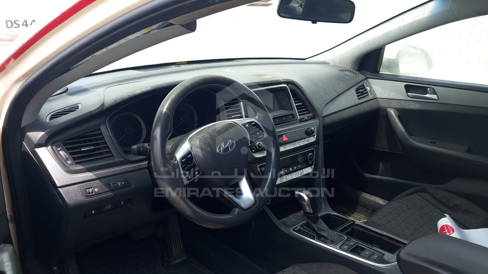 2019 HYUNDAI SONATA VIN: KMHE24137KA093026