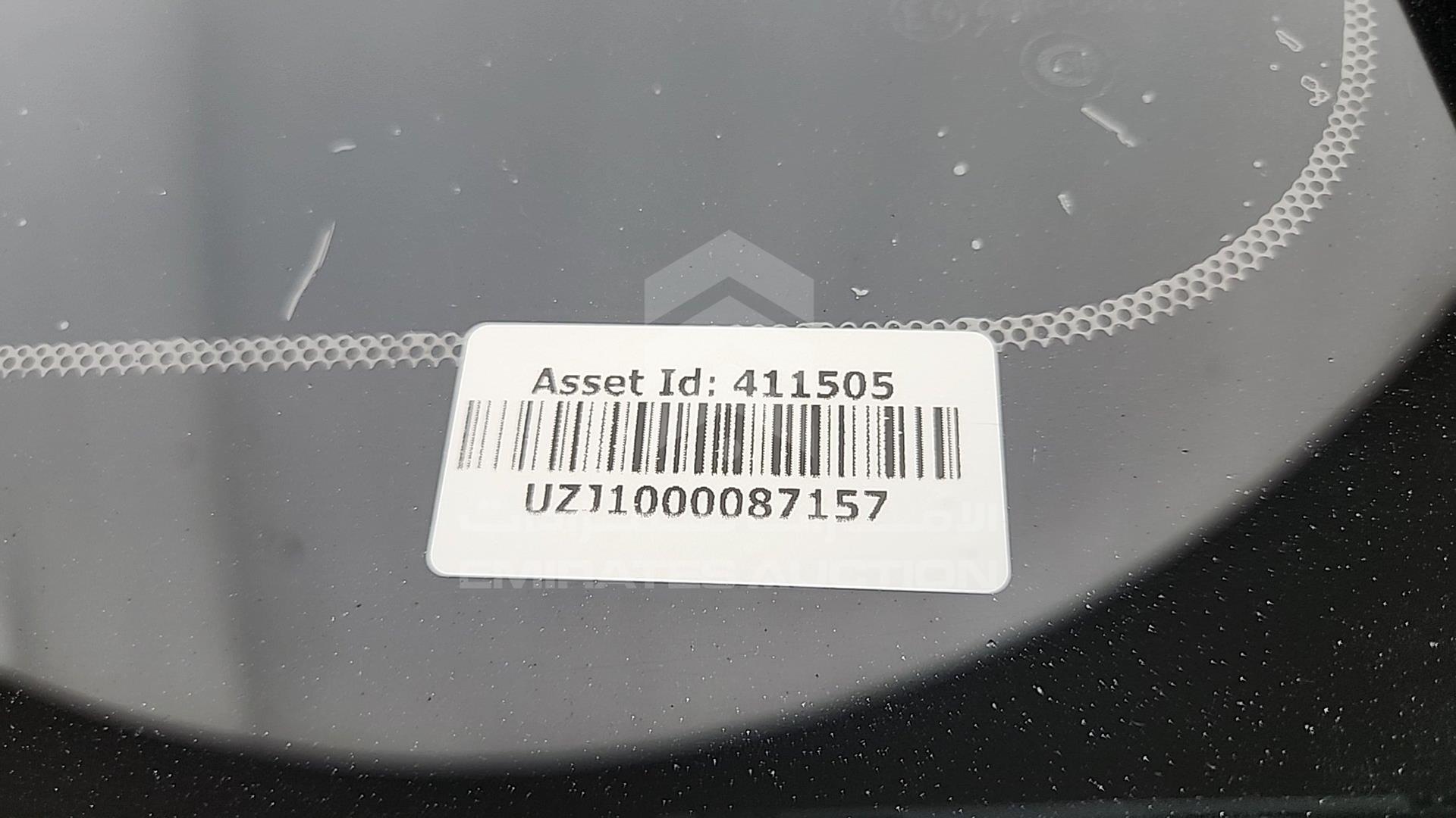1999 LEXUS LX 470 VIN: UZJ1000087157
