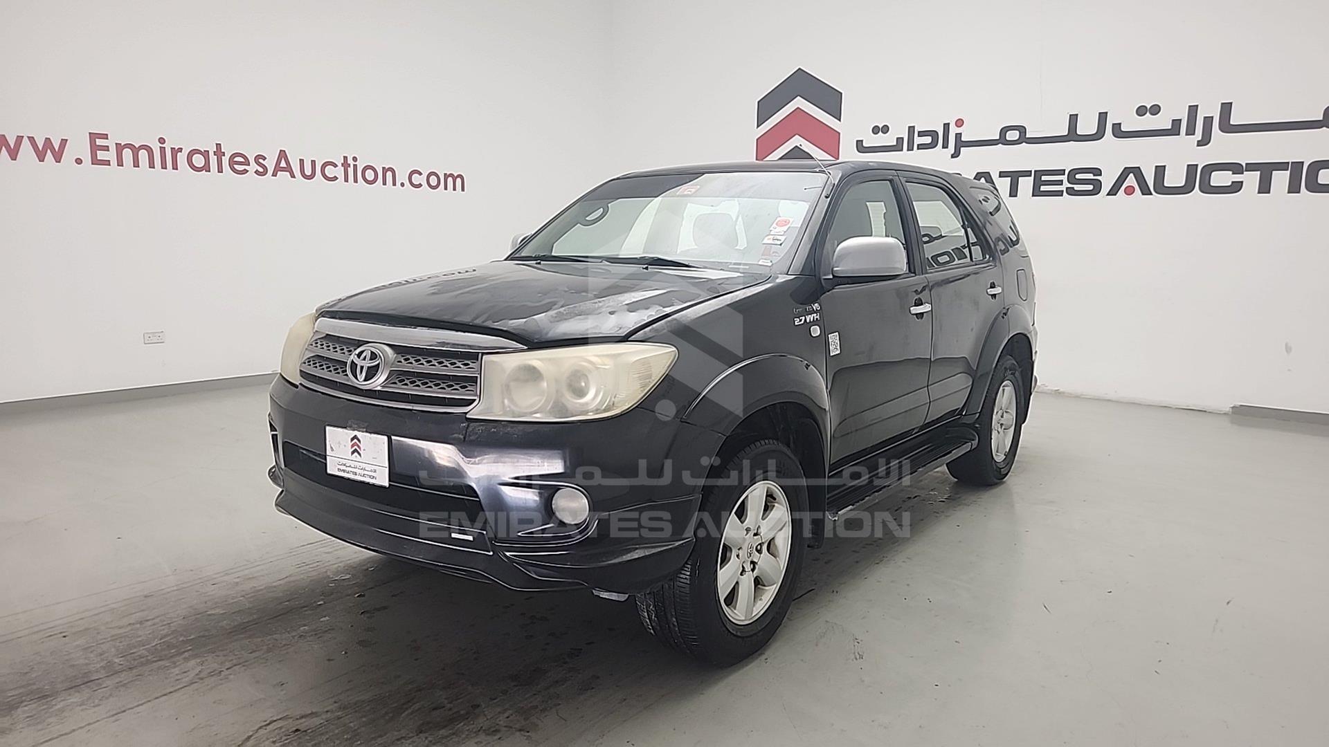 2011 TOYOTA FORTUNER VIN: MHFYX59GXB8018784