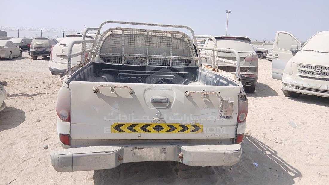 ميتسوبيشي L 200 2008 — الزاوية الخلفية — صورة 7