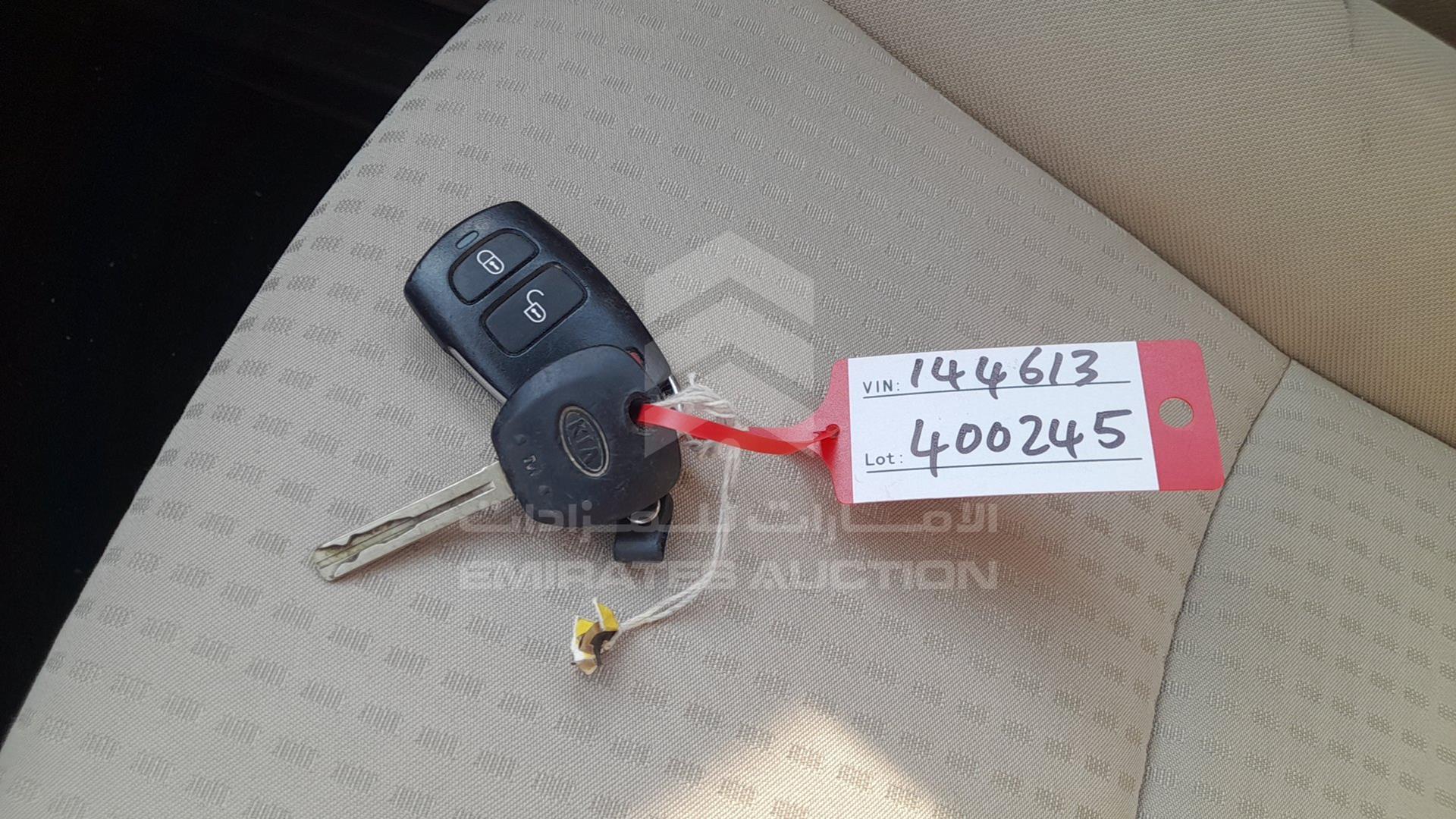 2016 KIA MOHAVE VIN: KNAKM8119G5144613