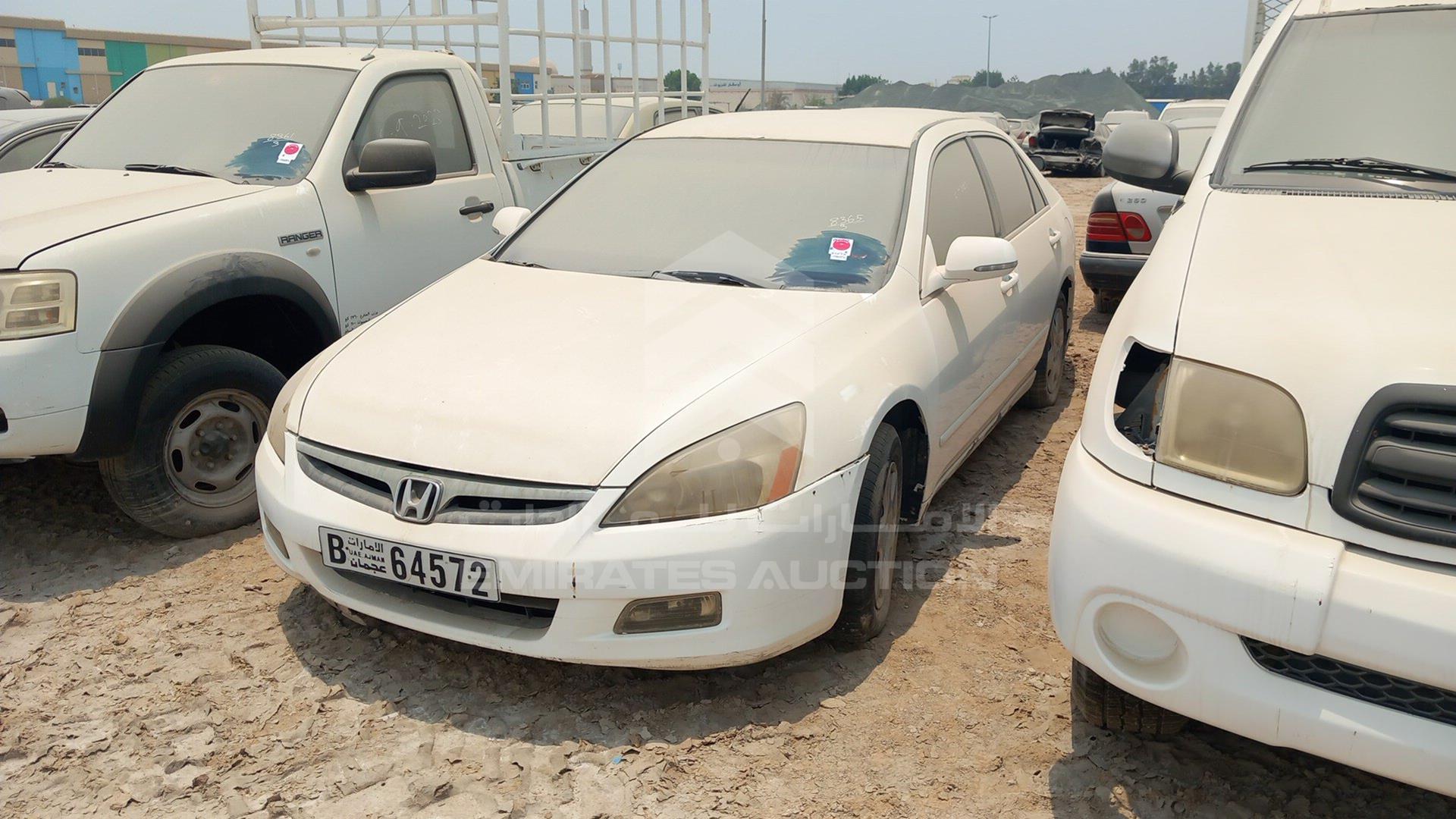 2005 HONDA ACCORD VIN: JHMCM56515C400171