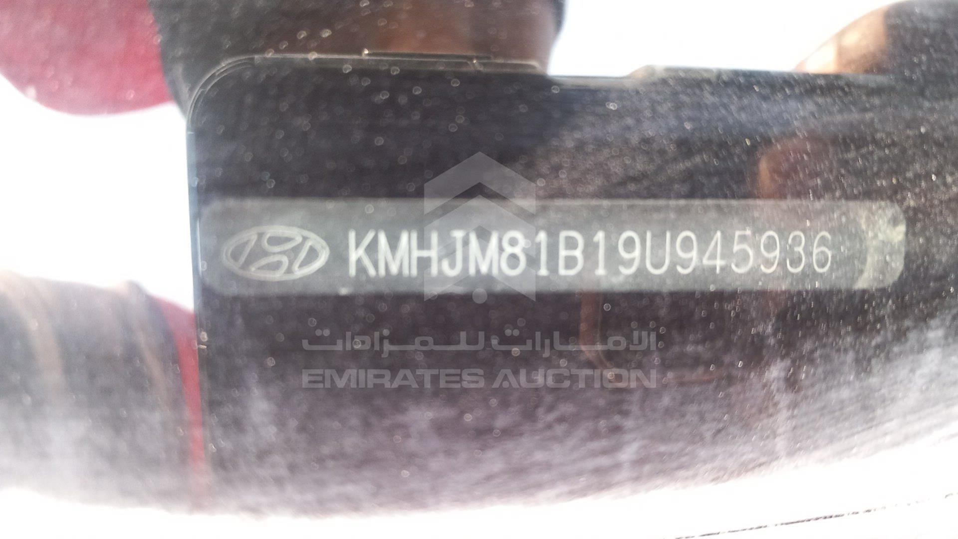 2009 HYUNDAI TUCSON VIN: KMHJM81B19U945936