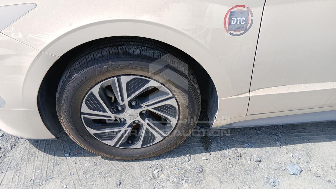 2021 Hyundai Sonata Hybrid — Front Left Tyre — Photo 34