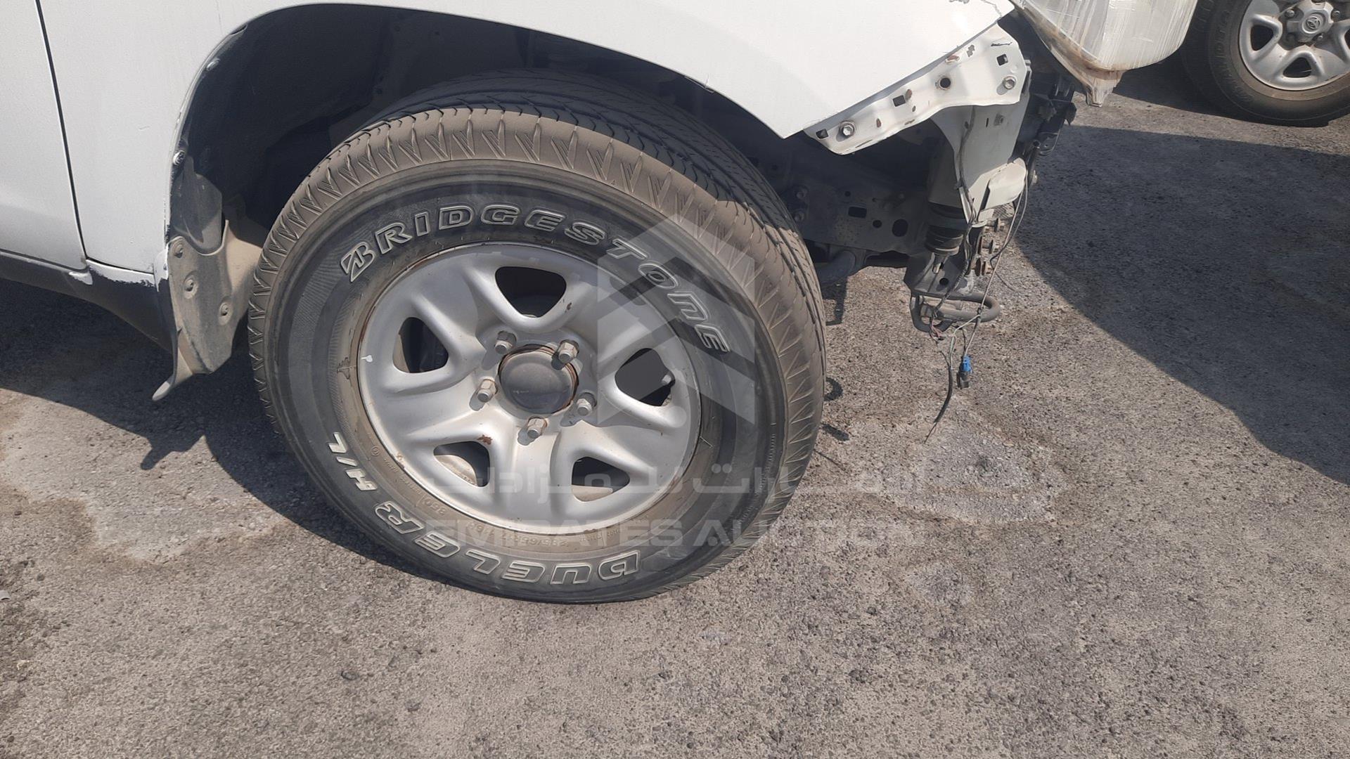 2011 TOYOTA LAND CRUISER VIN: JTMDU09J5B4034836