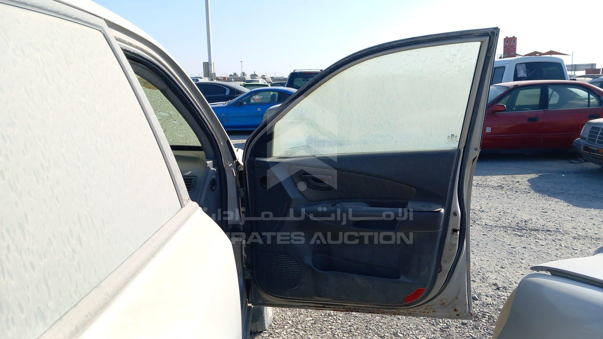 2005 HYUNDAI TUCSON VIN: KMHJM81D85U123274