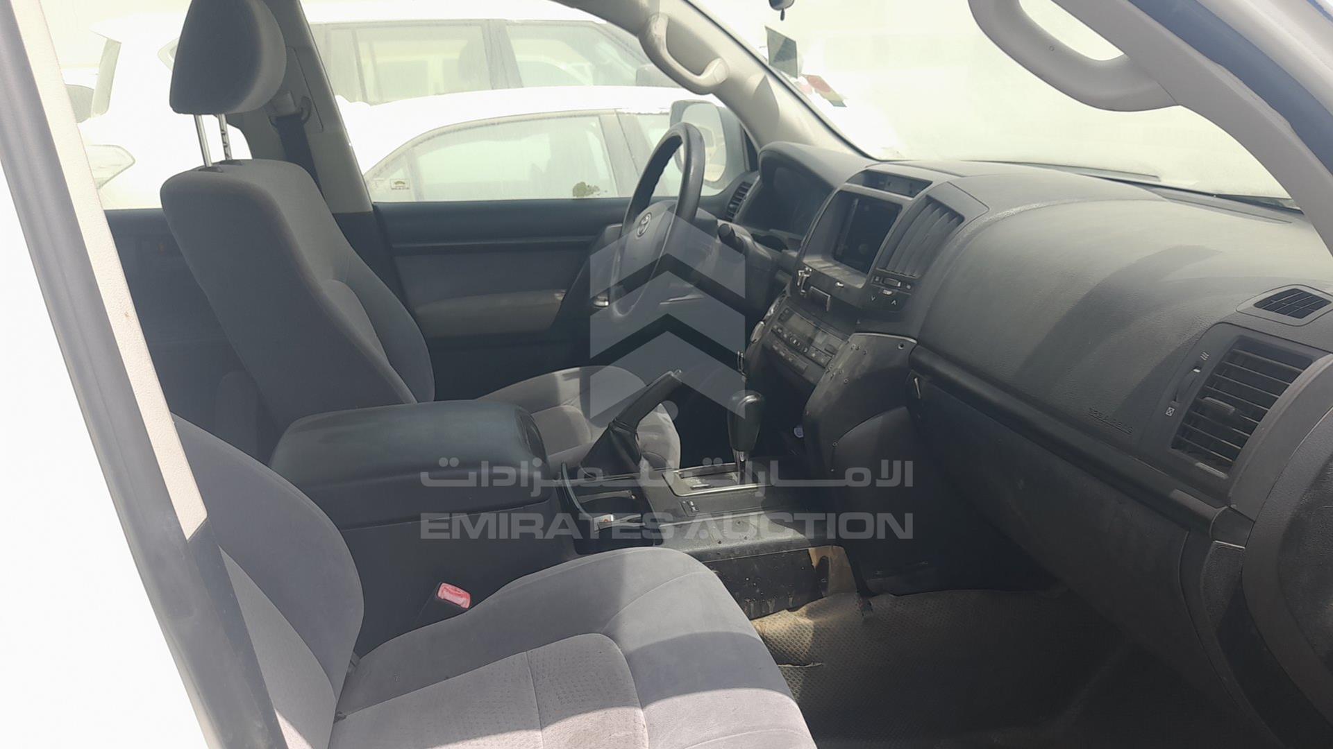 2011 TOYOTA LAND CRUISER VIN: JTMDU09J4B4044435