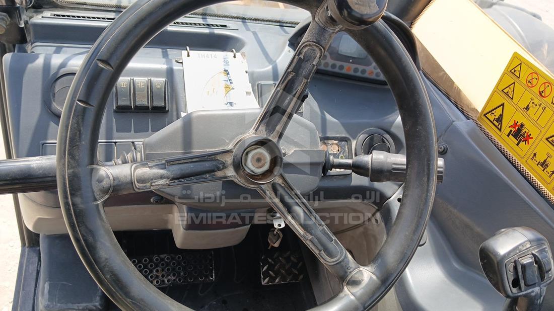 2009 Caterpillar TH414 — Steering & Mounted Controls — Photo 14