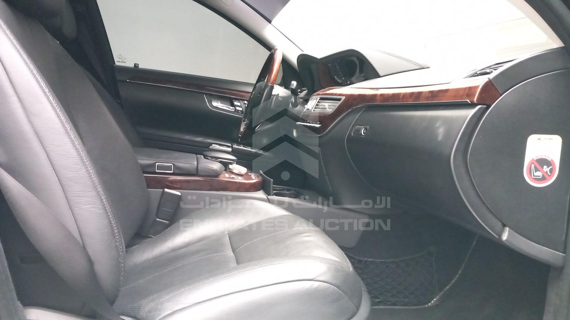 2009 MERCEDES S 500 VIN: WDDNG71X99A243700