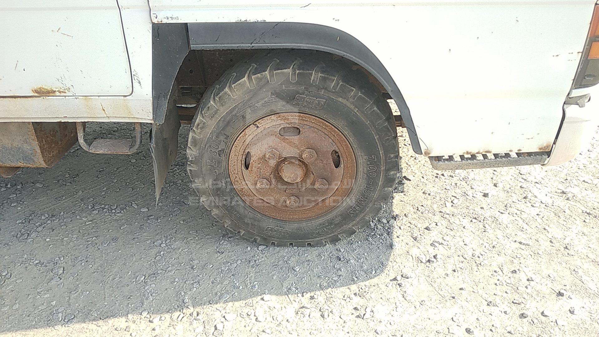 2010 ISUZU NKR VIN: LWLNKR8H7AL037000