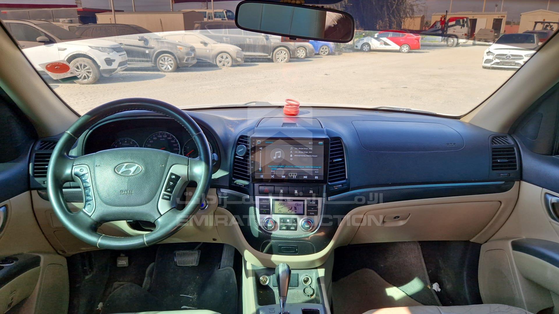 2011 HYUNDAI SANTA FE VIN: KMHSH81G6BU721605