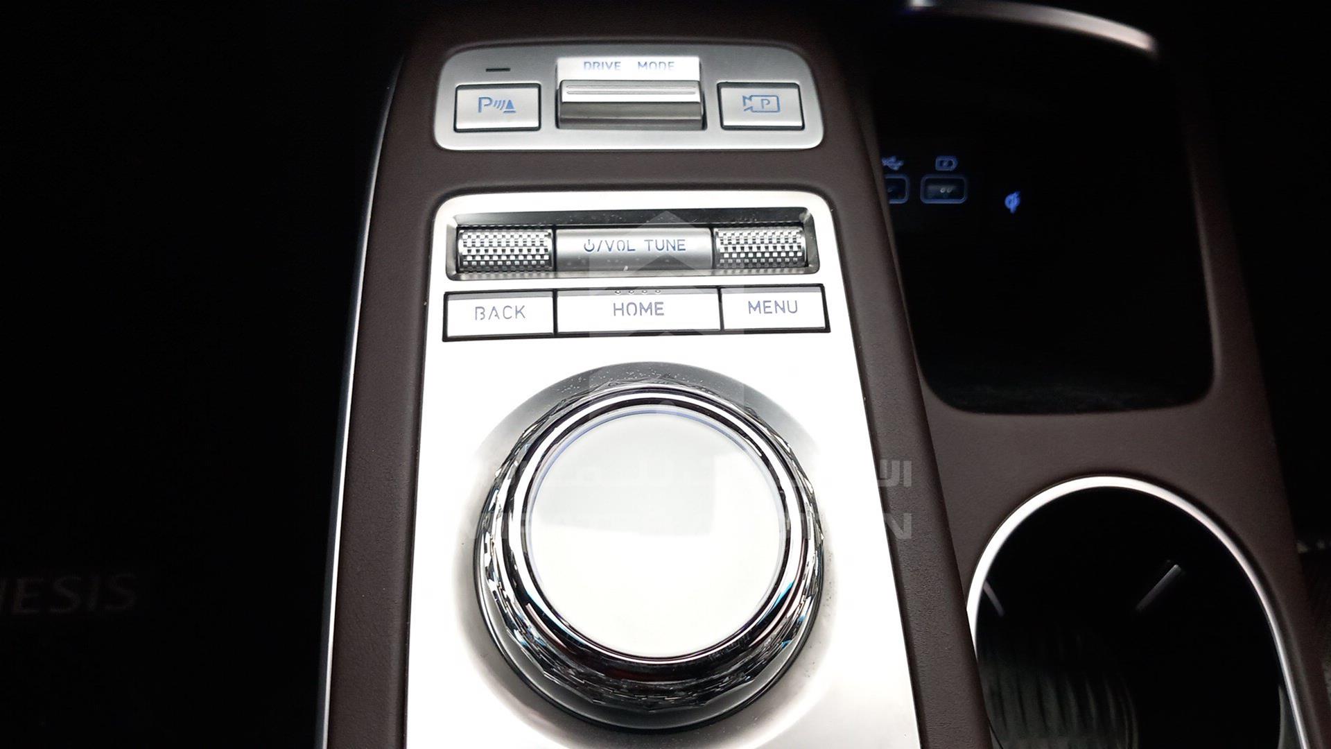 2022 GENESIS GV70 VIN: KMUMADTB6NU070828