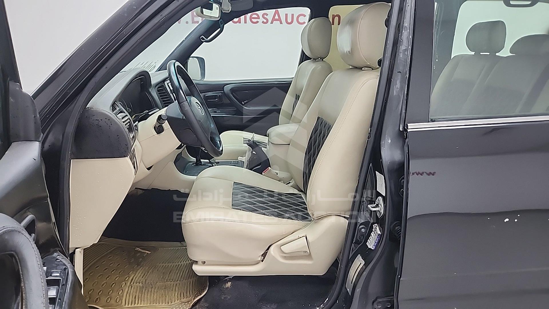 2005 TOYOTA LAND CRUISER VIN: JTEHJ09J855117441