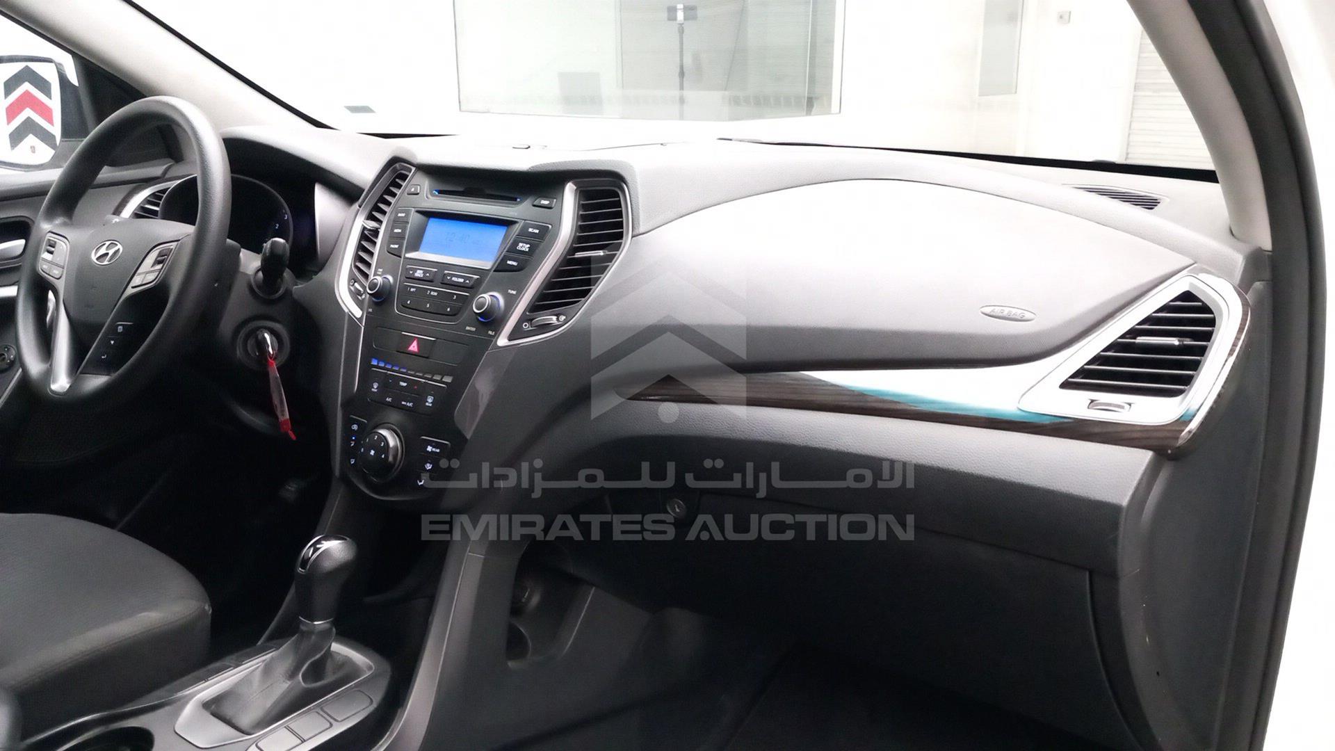 2014 HYUNDAI SANTA FE VIN: KMHSM81E6EU050192