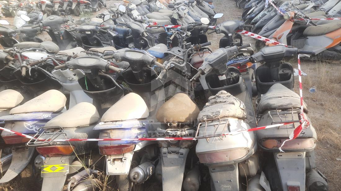 21 Scooters - Scrap without document — Rear View — Photo 17