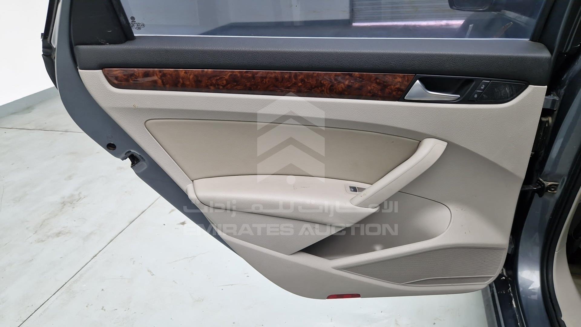 2013 VOLKSWAGEN PASSAT VIN: WVWCR7A35DC036730