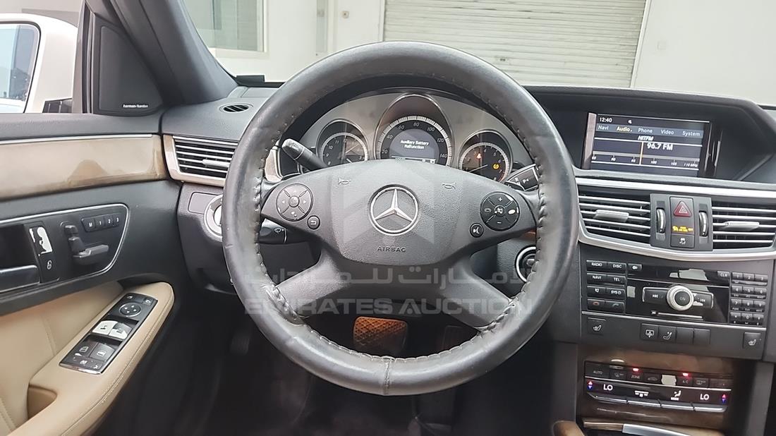 مرسيدس E 350 2010 — التحكمات في عجلة القيادة — صورة 16