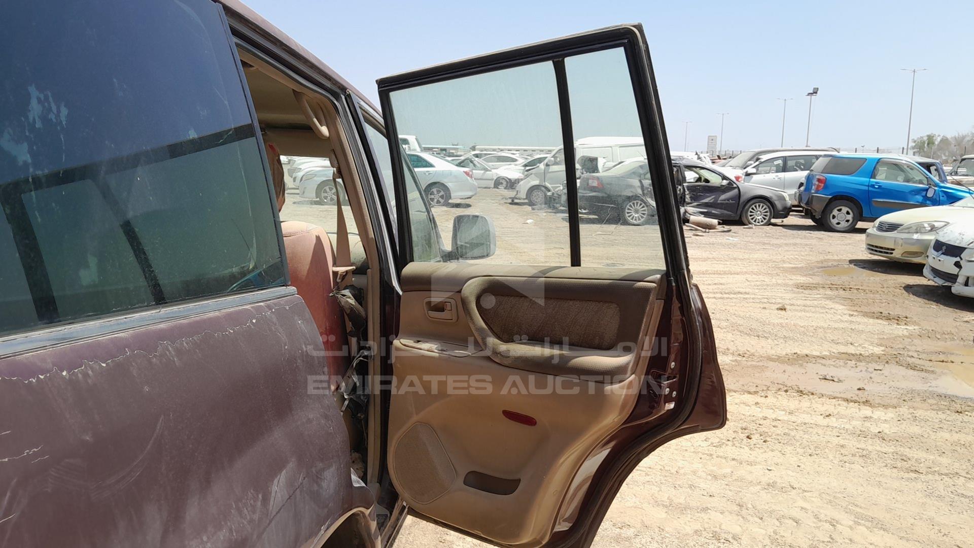 2004 TOYOTA LAND CRUISER VIN: JTEHJ09J245106837