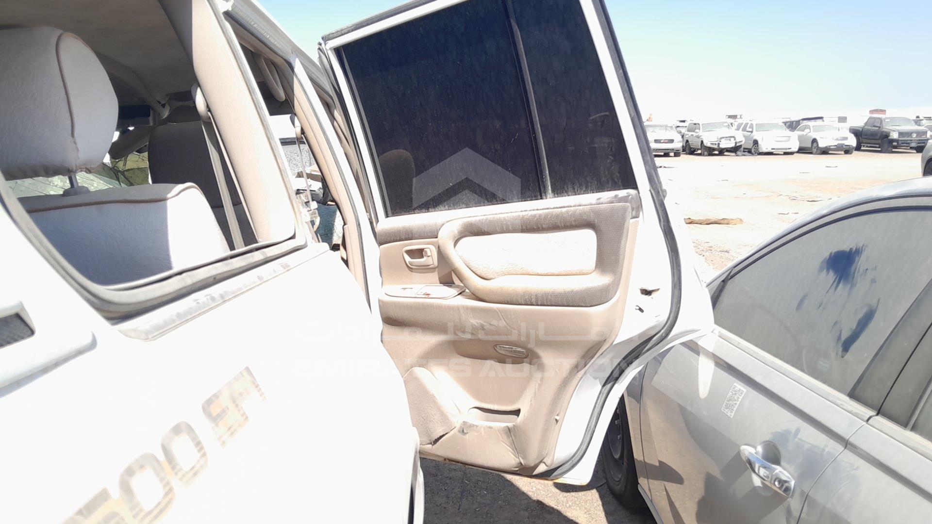 2001 TOYOTA LAND CRUISER VIN: JTEHT05J612002316