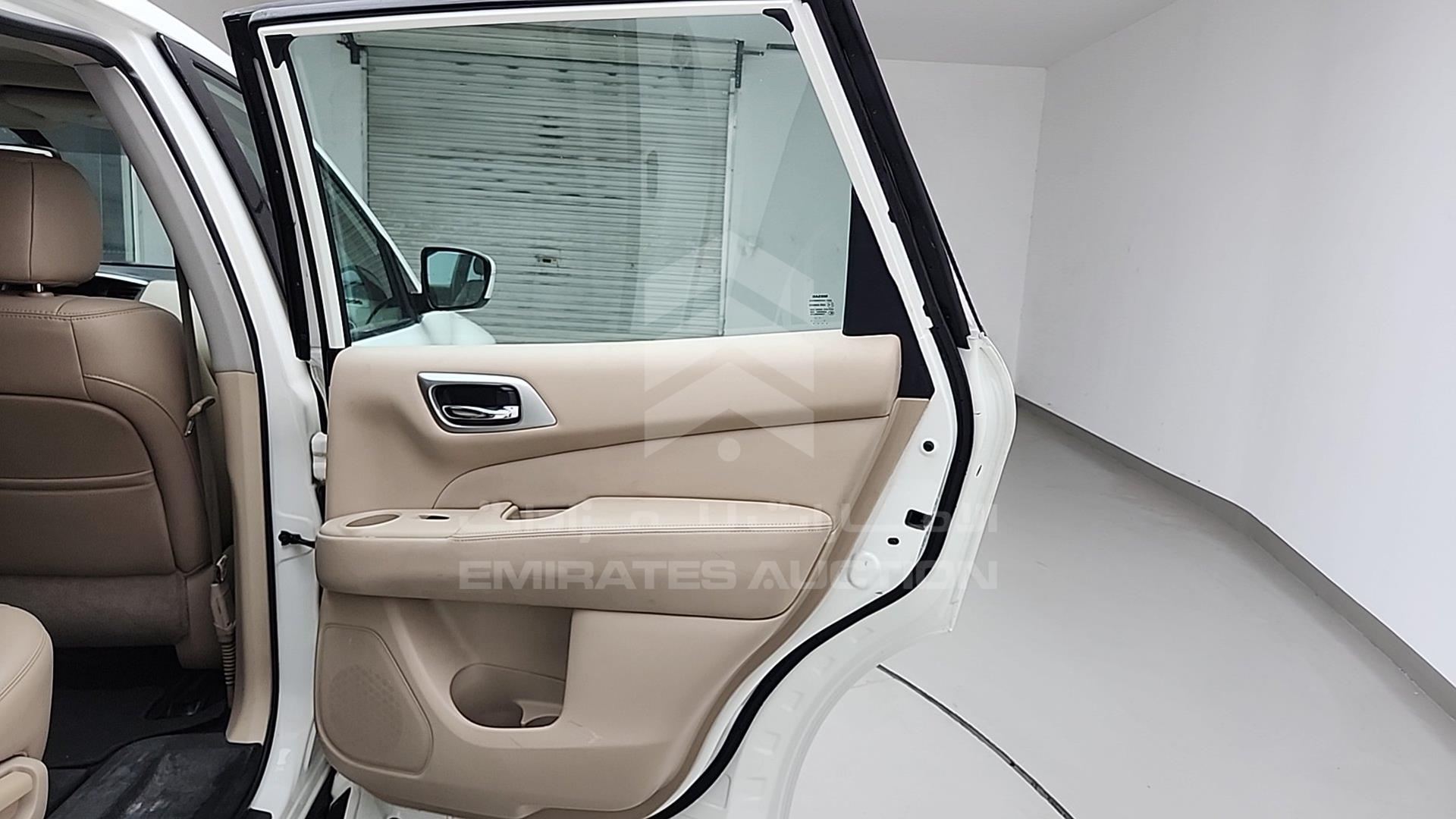2018 NISSAN PATHFINDER VIN: 5N1CR2M88JC600372