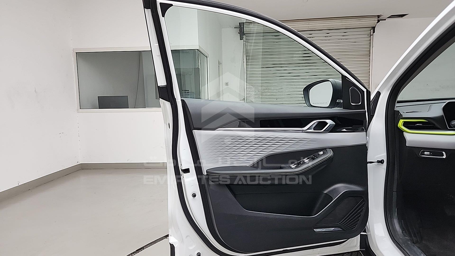 2024 GEELY COOLRAY VIN: LB3762KZXRX506563