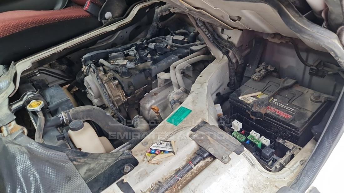 2015 Nissan Urvan — Engine Bay — Photo 22