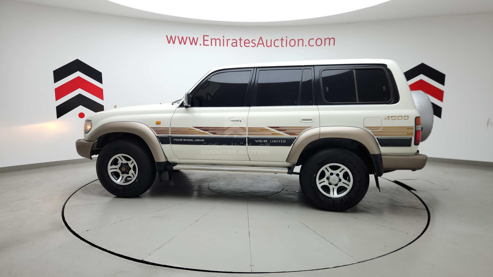 1997 TOYOTA LAND CRUISER VIN: FZJ800156709