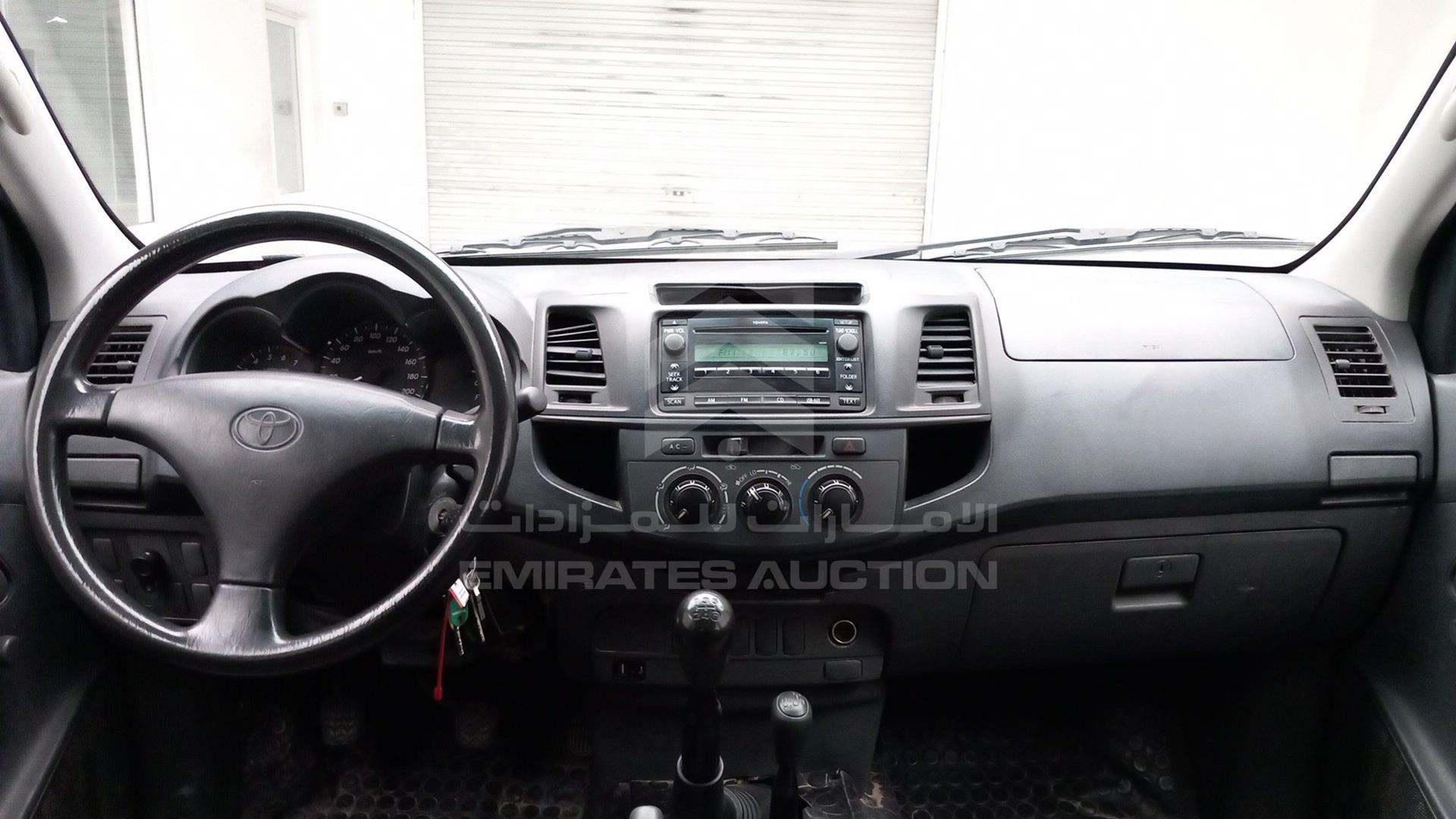 2013 TOYOTA HILUX VIN: MR0FX22G8D1360307