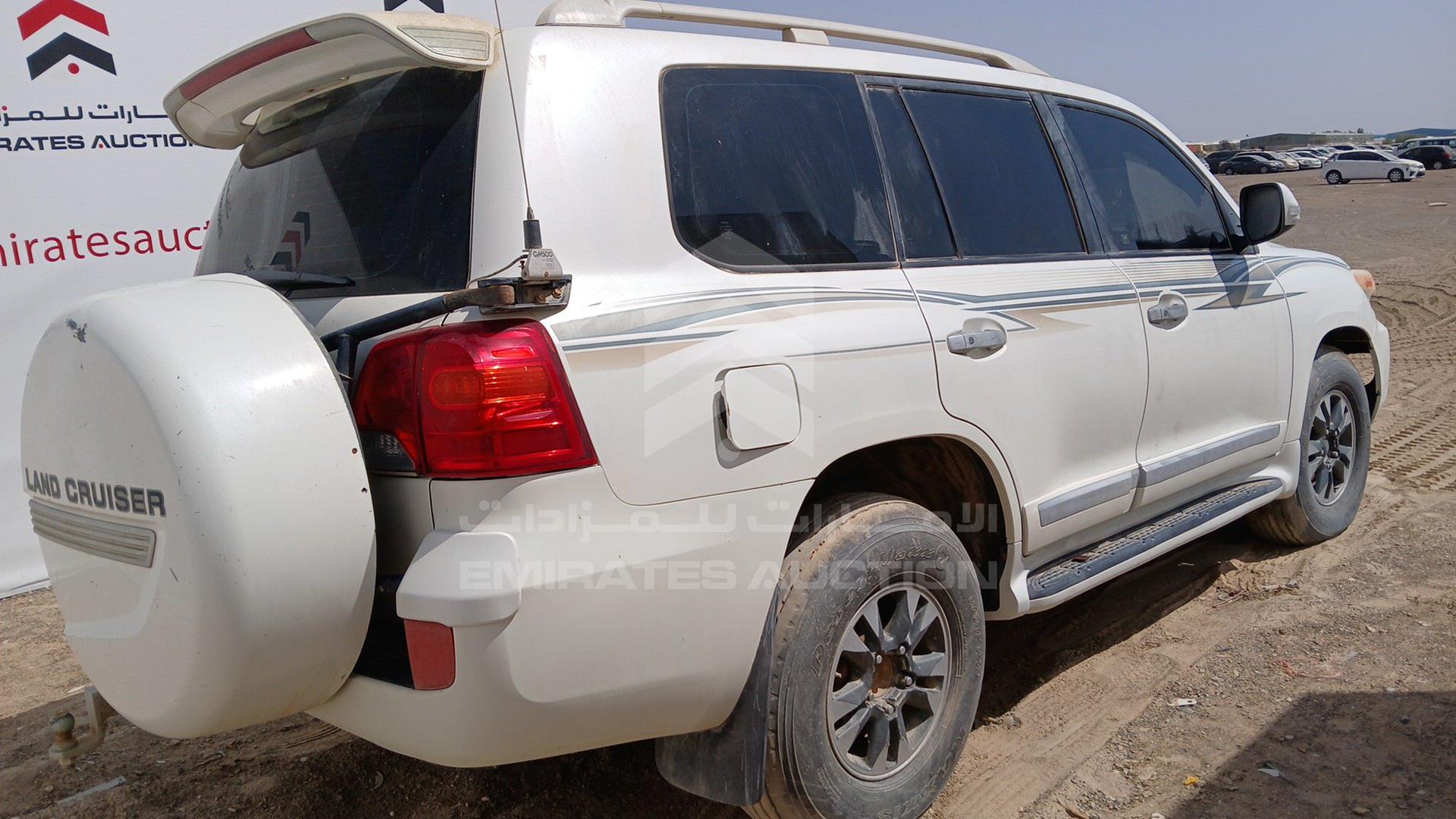 2015 TOYOTA LAND CRUISER VIN: JTMHY05J1F4035936