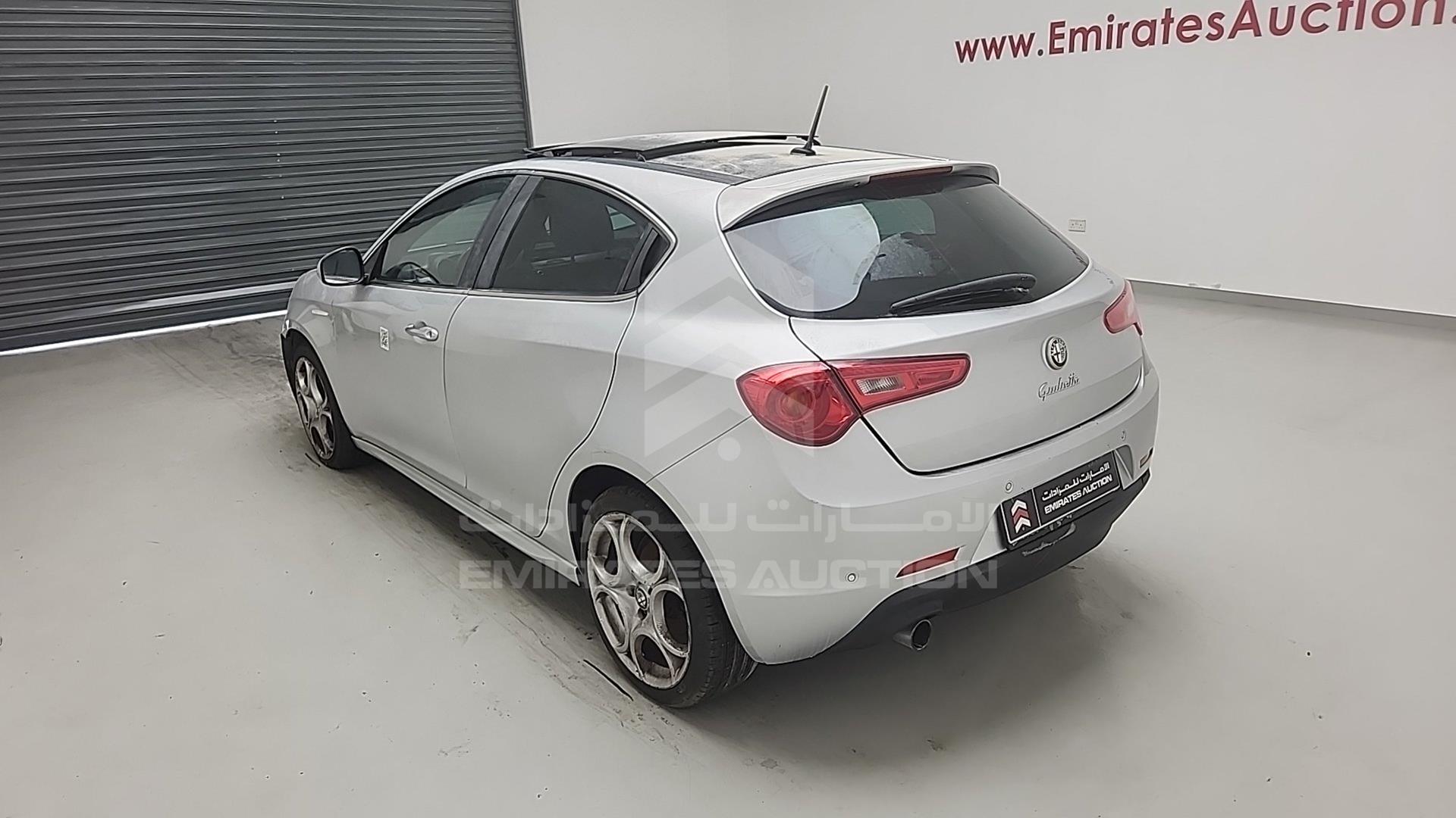 2014 ALFA ROMEO GILULIETTA VIN: ZARCABCA0E7216185