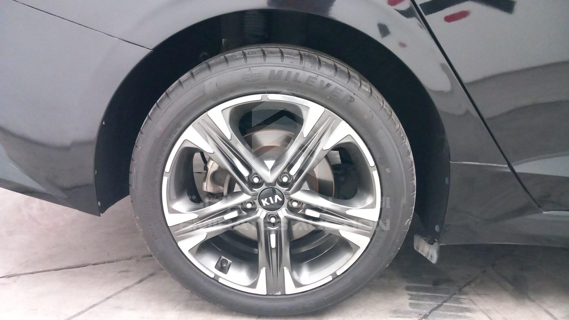 2021 KIA K5 VIN: KNAG2417XM5090808