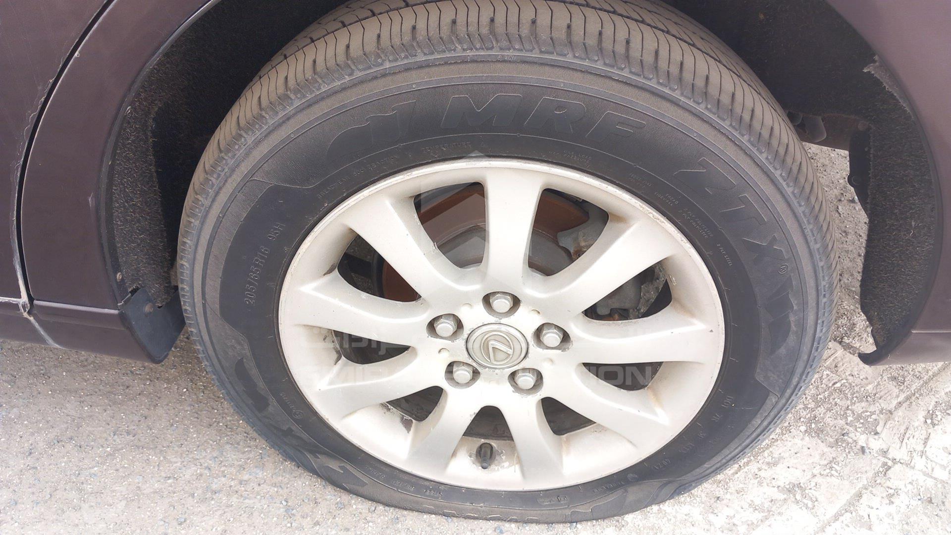 2004 LEXUS ES 330 VIN: JTHBA30G045004903