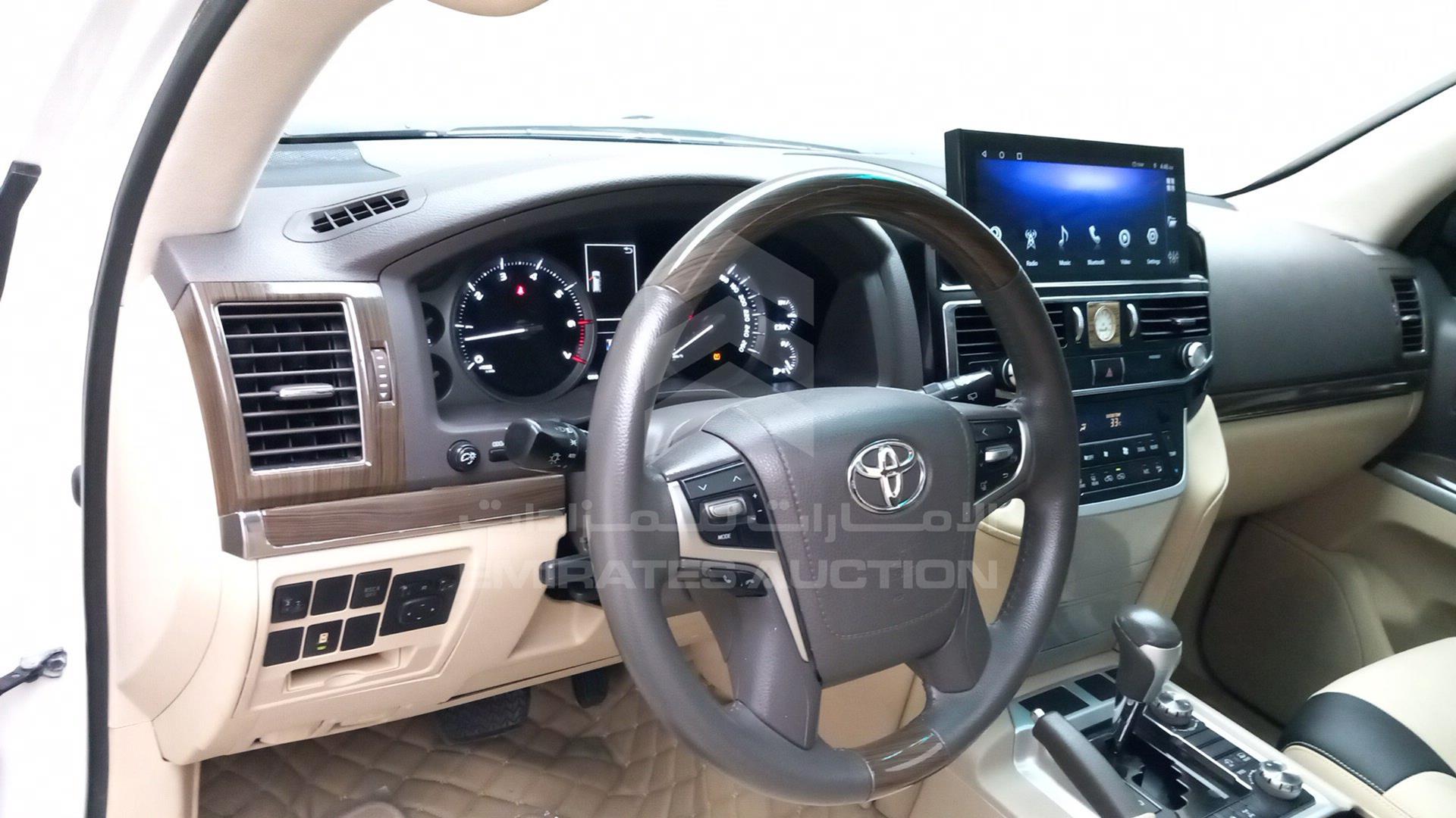 2016 TOYOTA LAND CRUISER VIN: JTMHY05J6G4036341