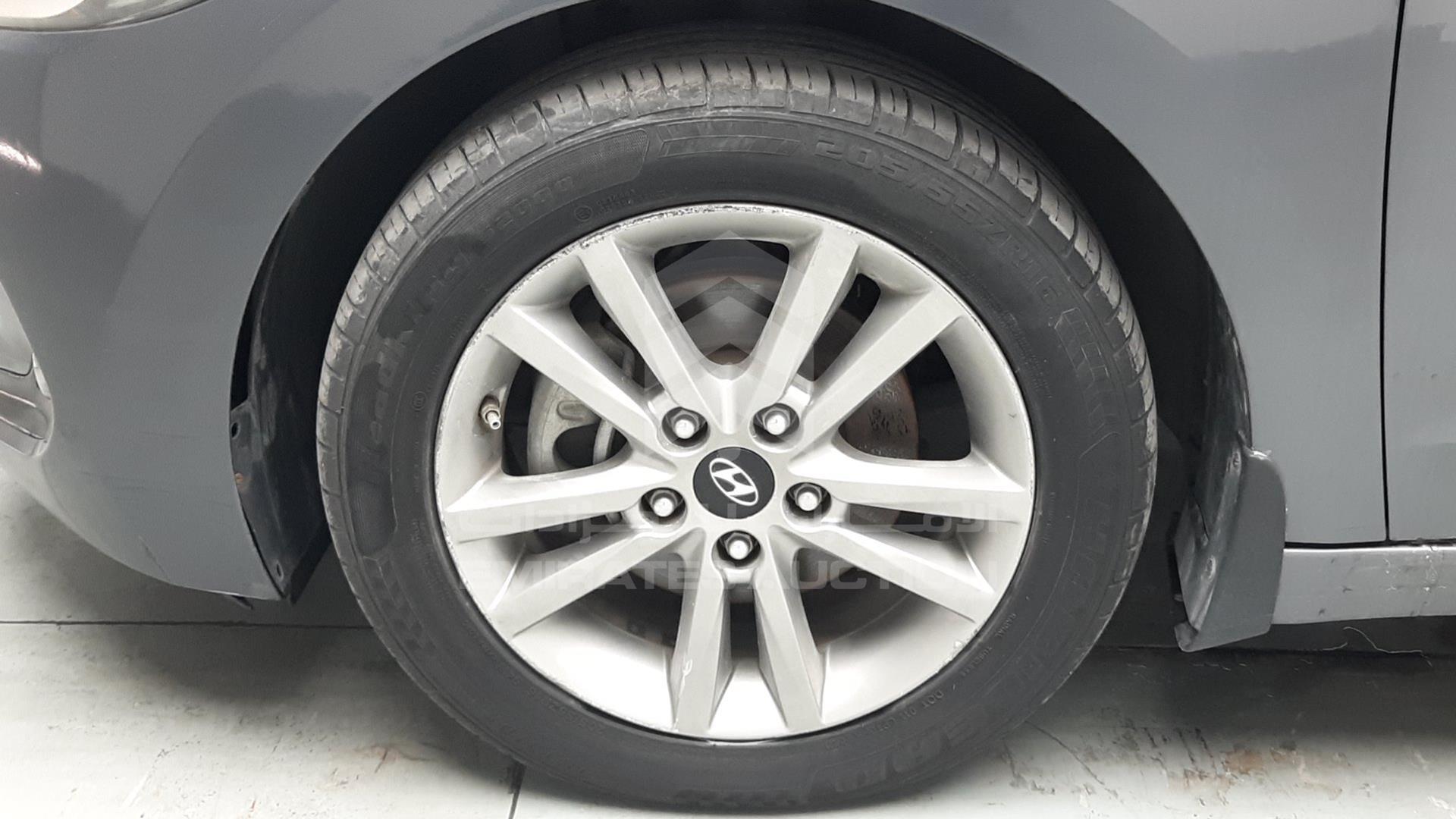2017 HYUNDAI ELANTRA VIN: KMHD741CXHU399092