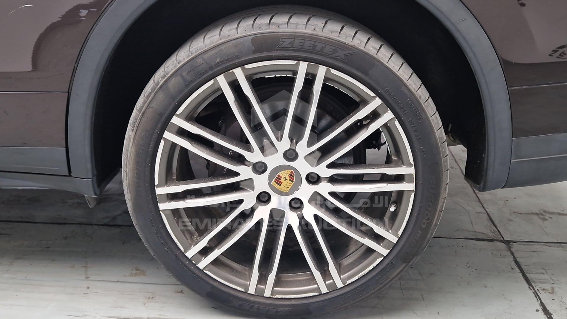 2016 PORSCHE CAYENNE VIN: WP1ZZZ92ZGKA13713