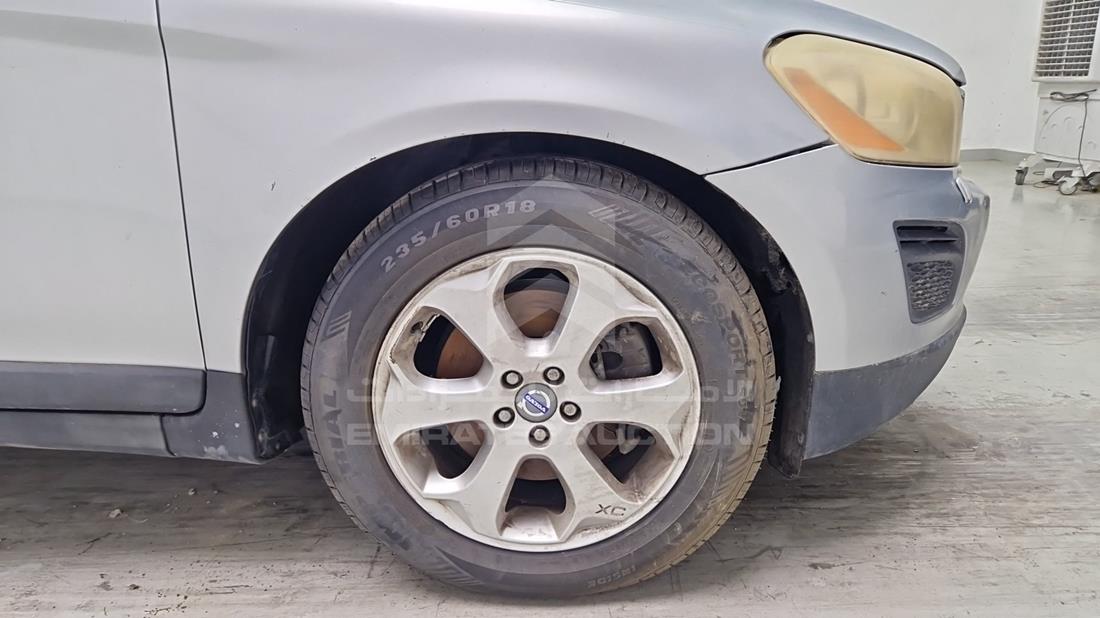 2011 Volvo XC 60 — Front Right Tyre — Photo 35