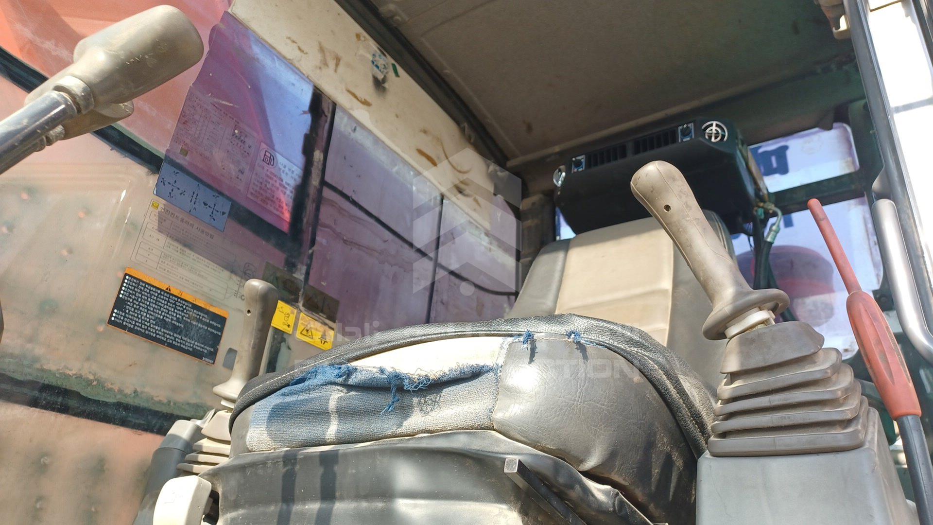2022 HITACHI EXCAVATOR VIN: HCM1V400C00031293
