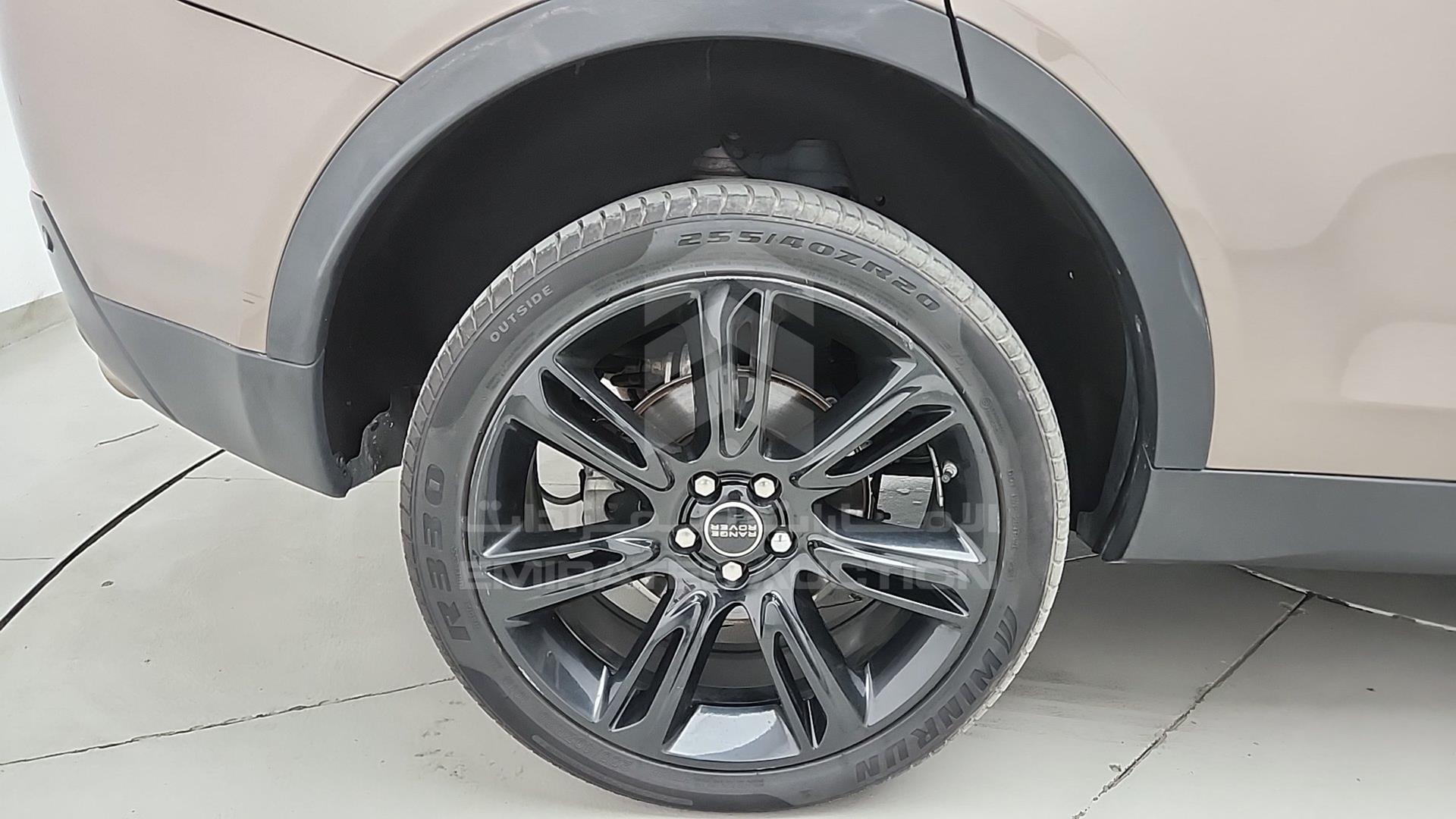 2017 LAND ROVER DISCOVERY VIN: SALCR2BG8HH661807