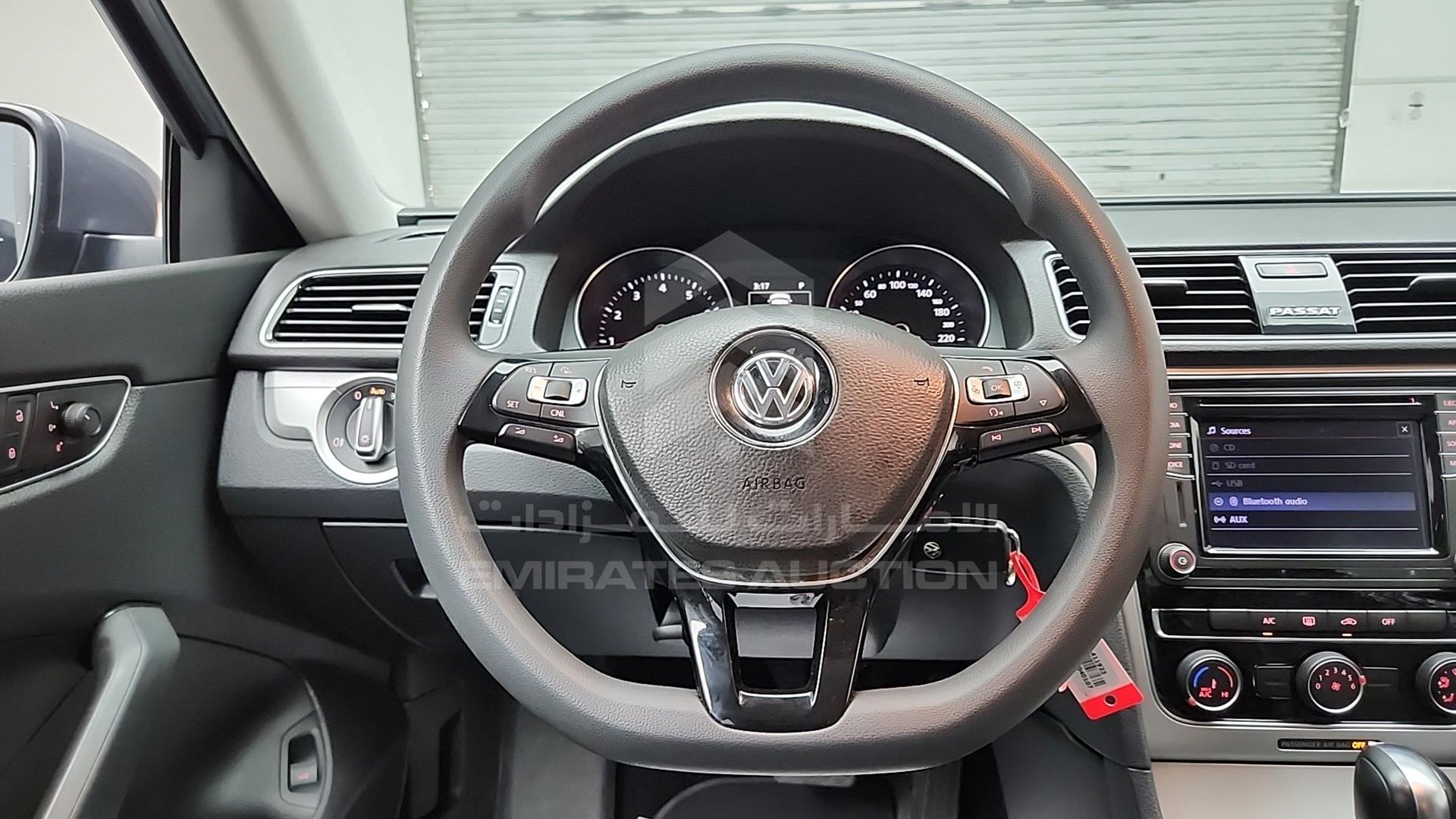 2018 VOLKSWAGEN PASSAT VIN: WVWAR7A32JC040107