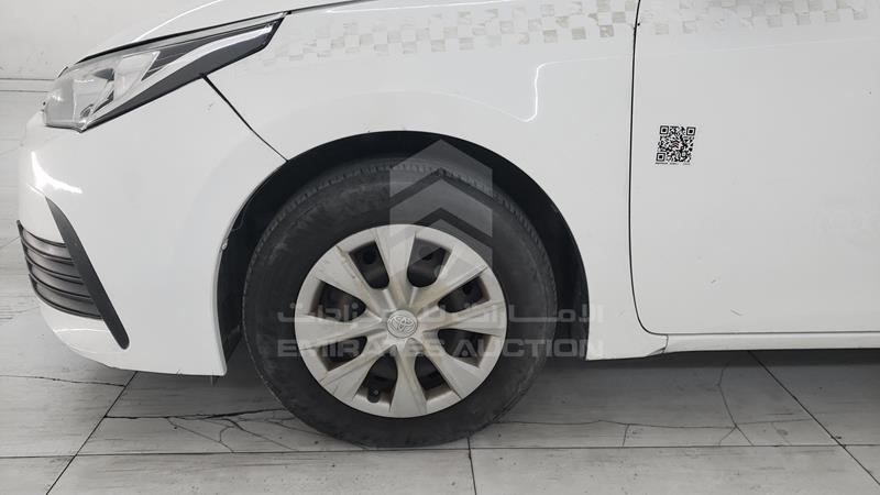 RKLBB9HE8H5198951 Auction: EmiratesAuction Lot: 404127 RKLBB9HE8H5198951 Toyota Corolla 2017 WHITE Photo 29