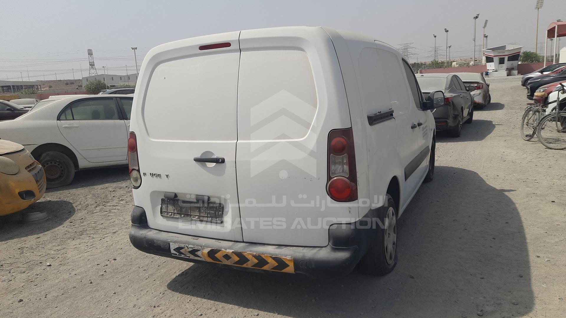 2015 PEUGEOT PARTNER VIN: VF37ENFUXFJ515832