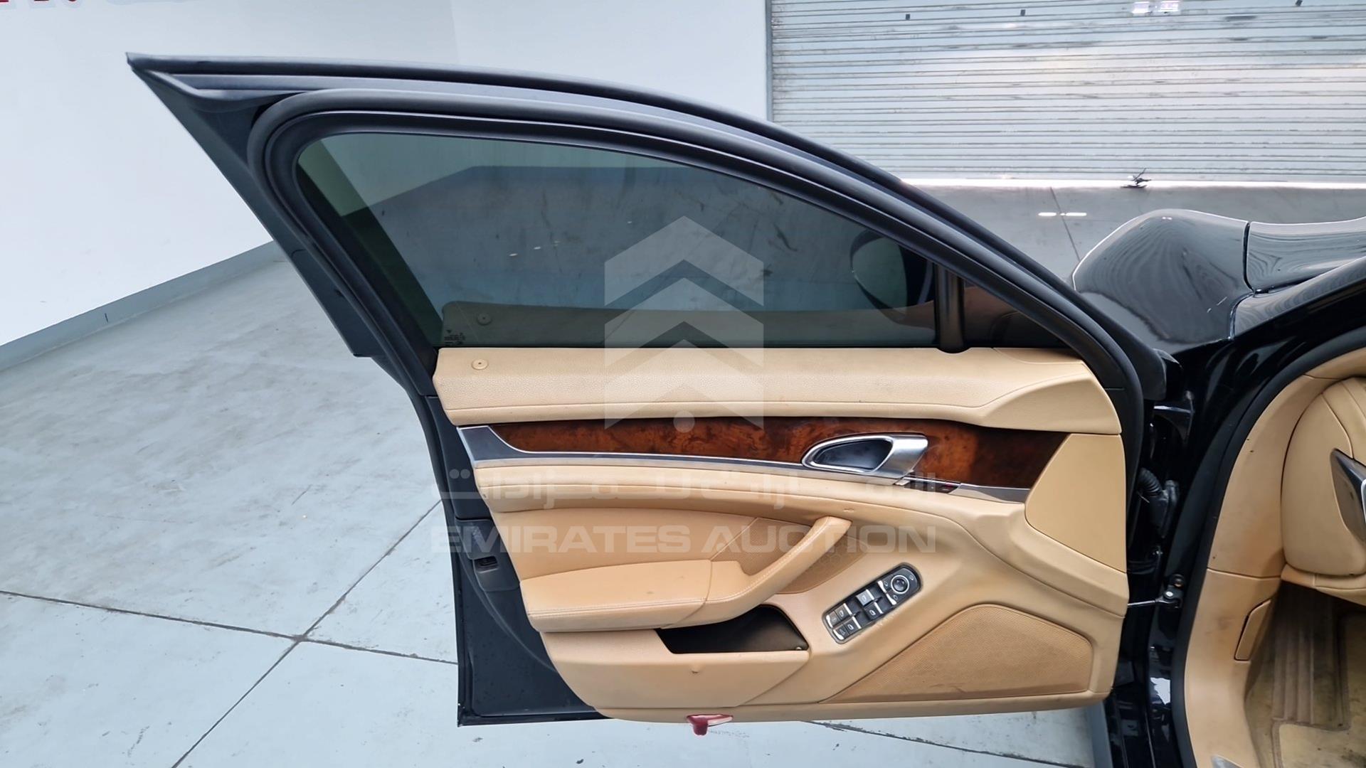 2011 PORSCHE PANAMERA VIN: WP0ZZZ97ZBL004992