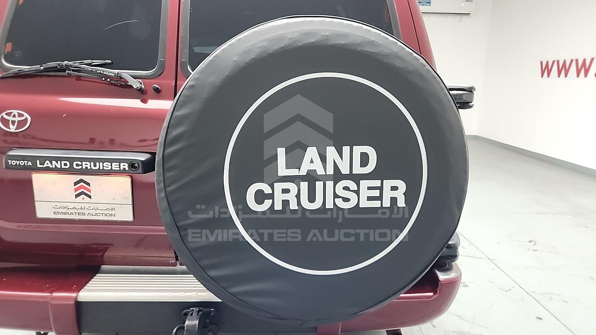 1990 TOYOTA LAND CRUISER VIN: FJ800000117