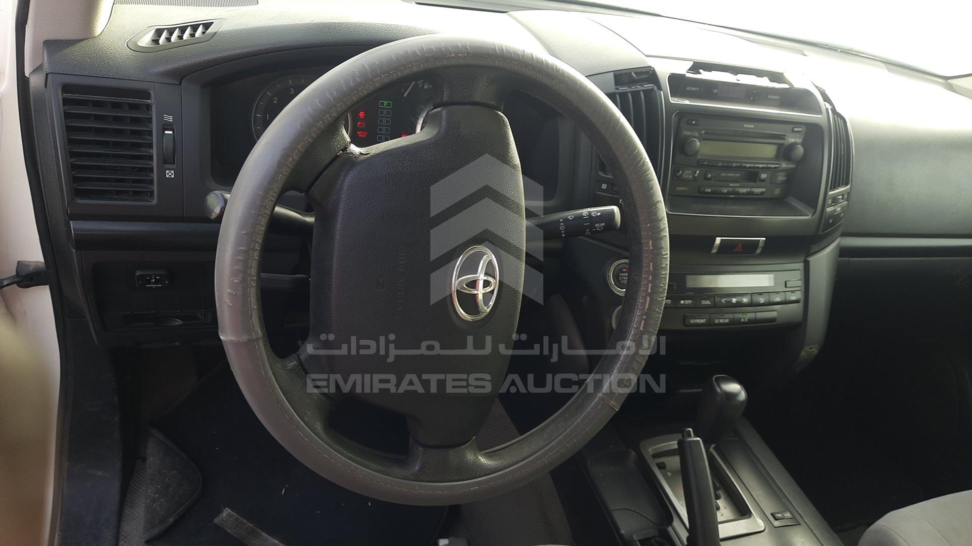 2011 TOYOTA LAND CRUISER VIN: JTMDU09J8B4044518